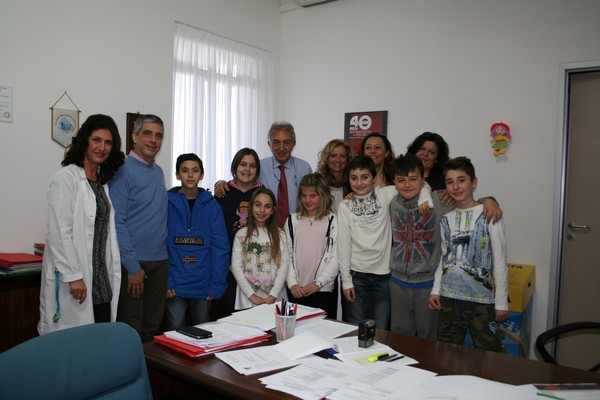 Guarda la foto della consegna dell'assegno
